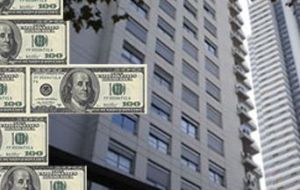 Argentines trust the US dollar to make business particularly in real estate 