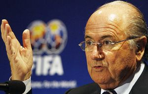 Blatter insists World Cup referees must have high-tech aids to rule on disputed goal-line incidents 