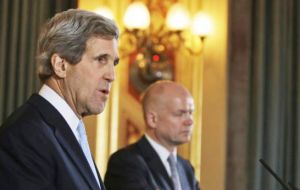 Kerry and Foreign Secretary Hague at the press conference: ‘I’m not going to comment on the referendum”
