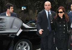 Cristina Fernández arrived on Sunday to Rome in a private jet