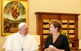  The Brazilian president meets with the Pope in the Vatican Library 