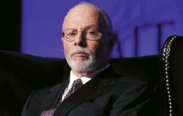 Billionaire hedge fund manager Paul Singer has to decide if he accepts Argentina’s offer