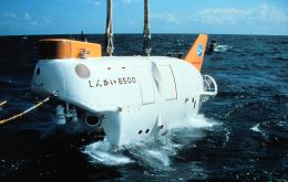 The Japanese Shinkai 6500 manned submersible operating in the Atlantic Ocean bed 