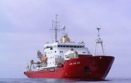 BAS RRS James Clark Ross (JCR) last Tuesday boarded and checked the ‘Eduardo Holmberg’ according to CCAMLR rules  
