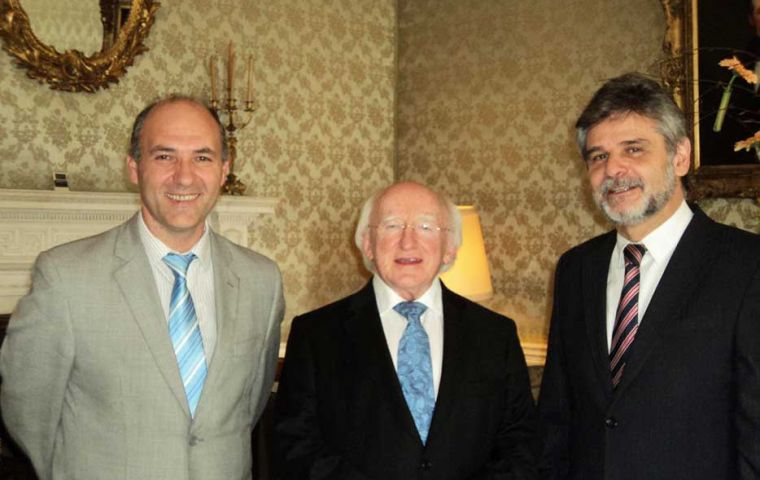 Guillermo Carmona and Senator Filmus next to Irish president Michael Higgins 