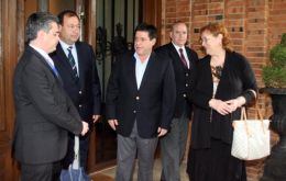 Cartes (Center) with the delegation of EU ambassadors that visited him at his home 