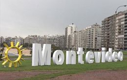 Montevideo is above average in seven of eleven items of a survey of eleven cities 