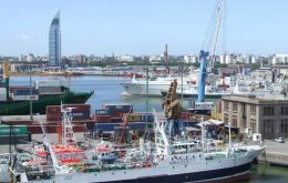Not so long ago: Falklands flagged vessels docked in Montevideo