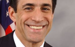 The richest member is Republican congressman Darrell Issa with a net worth of 598 million dollars 