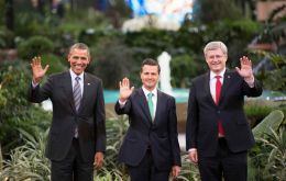 The three leaders pose for the family picture at Toluca  