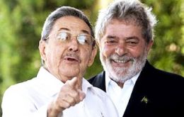 Lula da Silva and Raúl Castro during a visit to the port of Mariel and its industrial zone financed by Brazil 