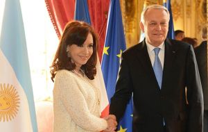  The Argentine president with French PM Jean-Luc Ayrault    