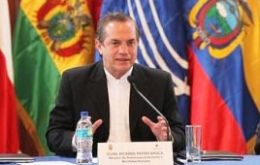Ecuadorean foreign minister announced that a Unasur delegation will be arriving in Venezuela before the end of March 