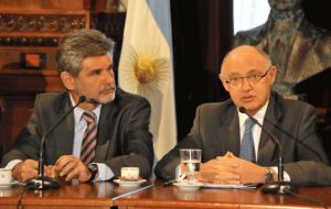 Timerman and Filmus (L) are heading the Argentine delegation to the UN 