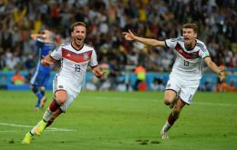 The German team celebrating the score 