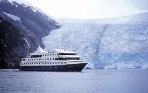 Last season of 90.149 cruise visitors, 44.721 went on to Antarctica