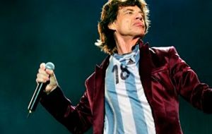Mick Jagger and the band will arrive in Buenos Aires City on February to give a series of concerts at River Plate Monumental stadium, starting on February 15.