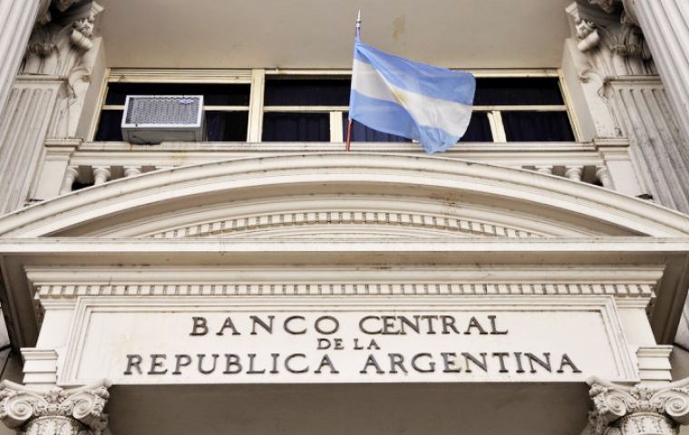 The sale of grains and oilseed helped stop the drain of Central Bank international reserves 