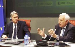 Hammond and García-Margallo talked about 'bilateral dialogue', border delays, aviation, but also addressed international pressing issues 