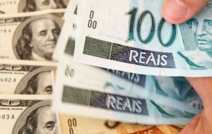 The US dollar hit 3 Real, and later eased but in the streets it was selling at 3.30 Reais, while the stock market fell 1.6%