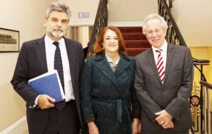 Filmus, with Ambassador Alicia Castro and former UK ambassador in Argentina, John Hughes at Canning House 