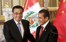 Premier Li Keqiang meets President Ollanta Humala after arriving in Lima 