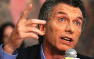 Last Sunday, opposition leader Macri toned down his political platform, praising some of the policies defended by Kirchnerism.