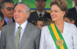 With an approval rating of 7%, Rousseff governs with a fragmented Congress in which her main ally, the PMDB party of Vice-President Temer, is divided.