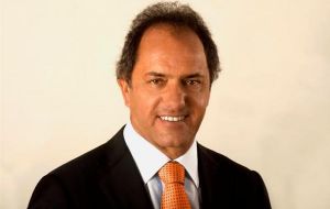 Scioli has support from 37.1% of those who have decided how they are going to vote, according to the Poliarquia poll published in the daily La Nacion. 