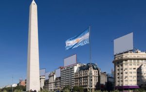 Argentina's gross foreign reserves officially stand at $27.1bn but economists estimate that net reserves amount to about half that.