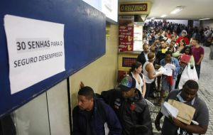 According to the statistics, unemployment has grown steadily throughout Brazil since November of last year, when it reached 6.5%.