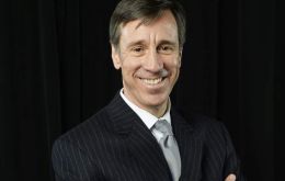 Marriott CEO Arne Sorenson will remain CEO of the combined company. Deal is expected to close in 2016, following shareholder and regulatory approvals.