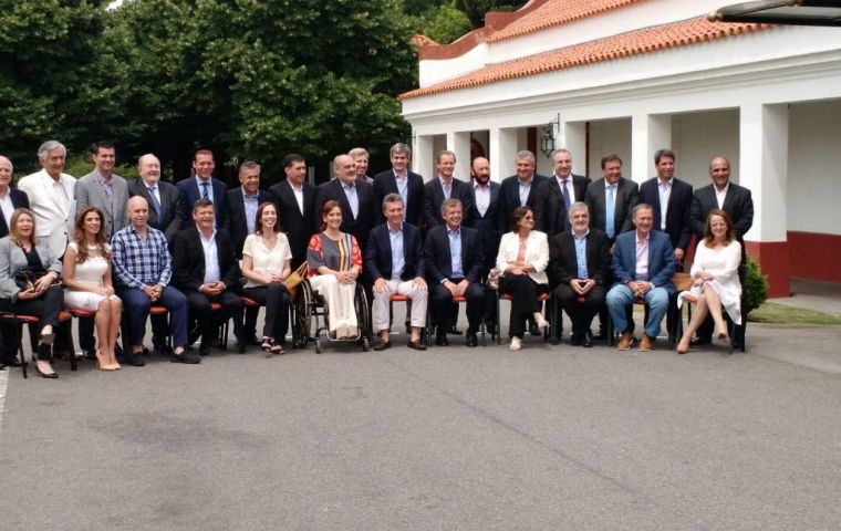 A family picture of Macri, vice-president Michetti, a few cabinet members and the provincial governors at the Olivos presidential residence