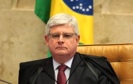 Attorney General Rodrigo Janot presented the Supreme Court a written request with “11 facts that prove Cunha uses his mandate” to delay investigations