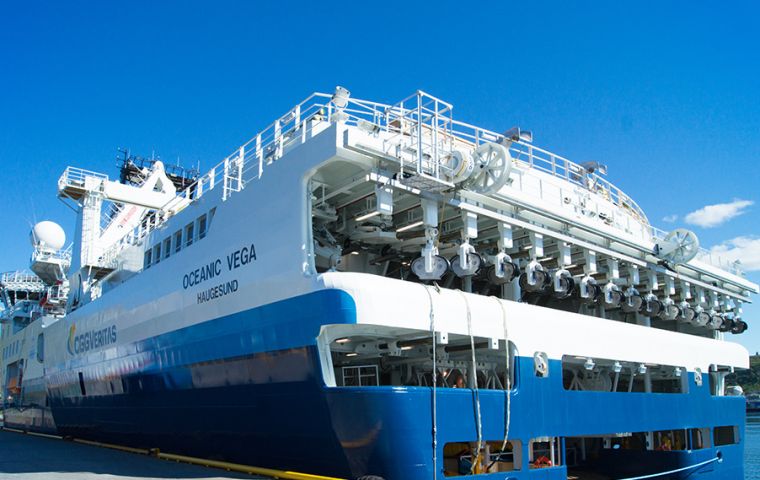 CGG is deploying its specialized seismic vessel, the Oceanic Vega, to acquire the 14 500 km² 3D seismic survey. 