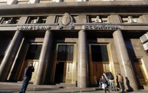 The Argentine finance ministry said the offer entailed “a payment of approximately $6.5 billion if all the bondholders accept it”.