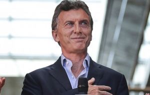 Mediator Daniel Pollack praised Macri's “courage and flexibility”. Macri's focus on reaching a deal contrasts starkly with the hostile stance of Cristina Fernandez