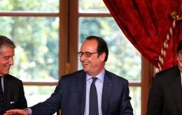 The companies signed a letter of intent at Elysee palace, reflecting the importance placed on the investment for President Francois Hollande employment policy