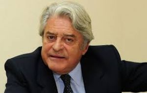 This year Luis Alberto Lacalle, a previous President of Uruguay, accepted our invitation to visit the Falkland Islands. His visit was a great success.