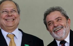 Dirceu and his good friend Lula da Silva when they were king of the hill, after winning the 2002 election. 