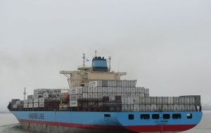  Maersk said the decision was not definitive but conditioned to the necessary width of the Montevideo port access channel, so that vessels can operate with no delays. 