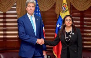US Secretary of State John Kerry agreed in talks with Venezuelan Foreign Minister Delcy Rodriguez last week to re-start dialogue.