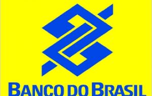 The group concluded that delays in transferring funds to Banco do Brasil to cover for subsidies paid to farmers amounted to loans and need congress approval . 