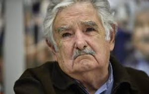 Mujica strongly defended helping the prisoners rebuild their lives, “it´s a matter of dignity and humanity”, as well as collaborating with Obama (“a good man”) 