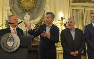 President Macri, Bulgheroni brothers, provincial governors and government officials making the announcement in Casa Rosada