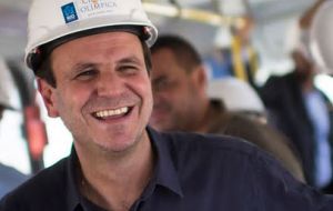 Rio’s Mayor Eduardo Paes deployed hundreds of workmen to the Olympic village and expects to have all 31 blocks ready for use by the end of the week. 
