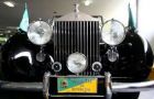 Temer left the Rolls Royce and the sash and preferred a low key closed vehicle trying to downplay protests