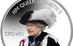 The reverse design depicts Her Majesty in the robes of the Order of the Garter, a centuries-old chivalrous order with roots dating back to 1348.