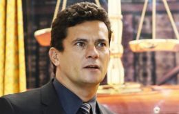 Federal Judge Sergio Moro ordered Palocci's assets and of others accused of receiving as much as R$ 128 million (US$ 39,5 million) in bribes to be blocked.