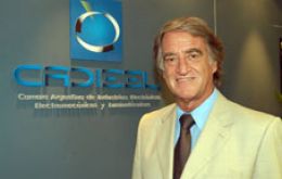 The head of the Argentine chamber of Electronic, Electro-mechanic and Lumino-technical industries , Jose Luis Cavanna warned that there are 12.000 jobs at risk